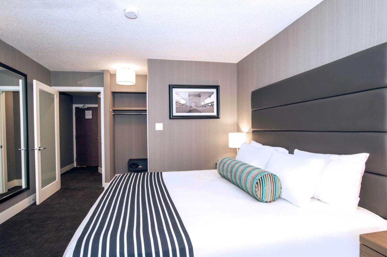 Sandman Signature Calgary Downtown Hotel Exterior foto